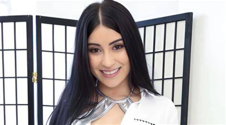 Who is Luana Honey? Age, Biography, Wikipedia, Boyfriend, Family