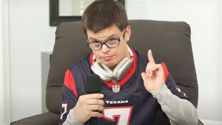 Who is Sketch? Viral Twitch streamer takes over the NFL Dexerto
